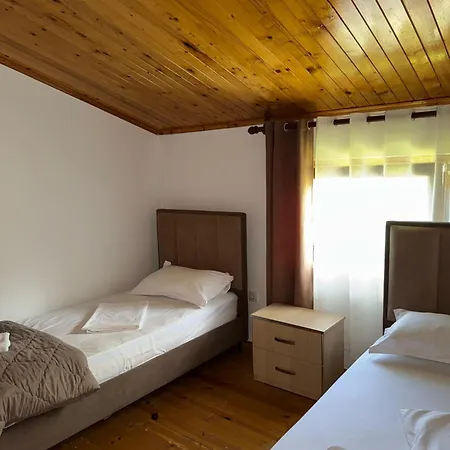 فندق مبيت وإفطار Peraj *