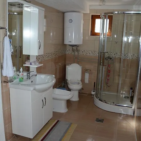 فندق مبيت وإفطار Peraj *