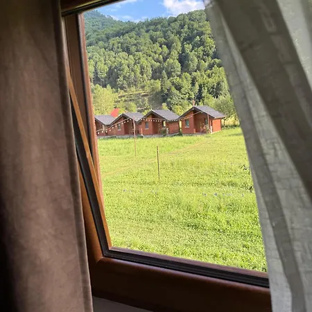 Peraj Oda ve Kahvaltı Vermosh